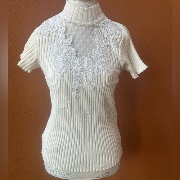 *Vintage* Terrie Bulkin Cream Short Sleeve Mock Neck Top With Lace Small EUC! - Picture 2 of 9